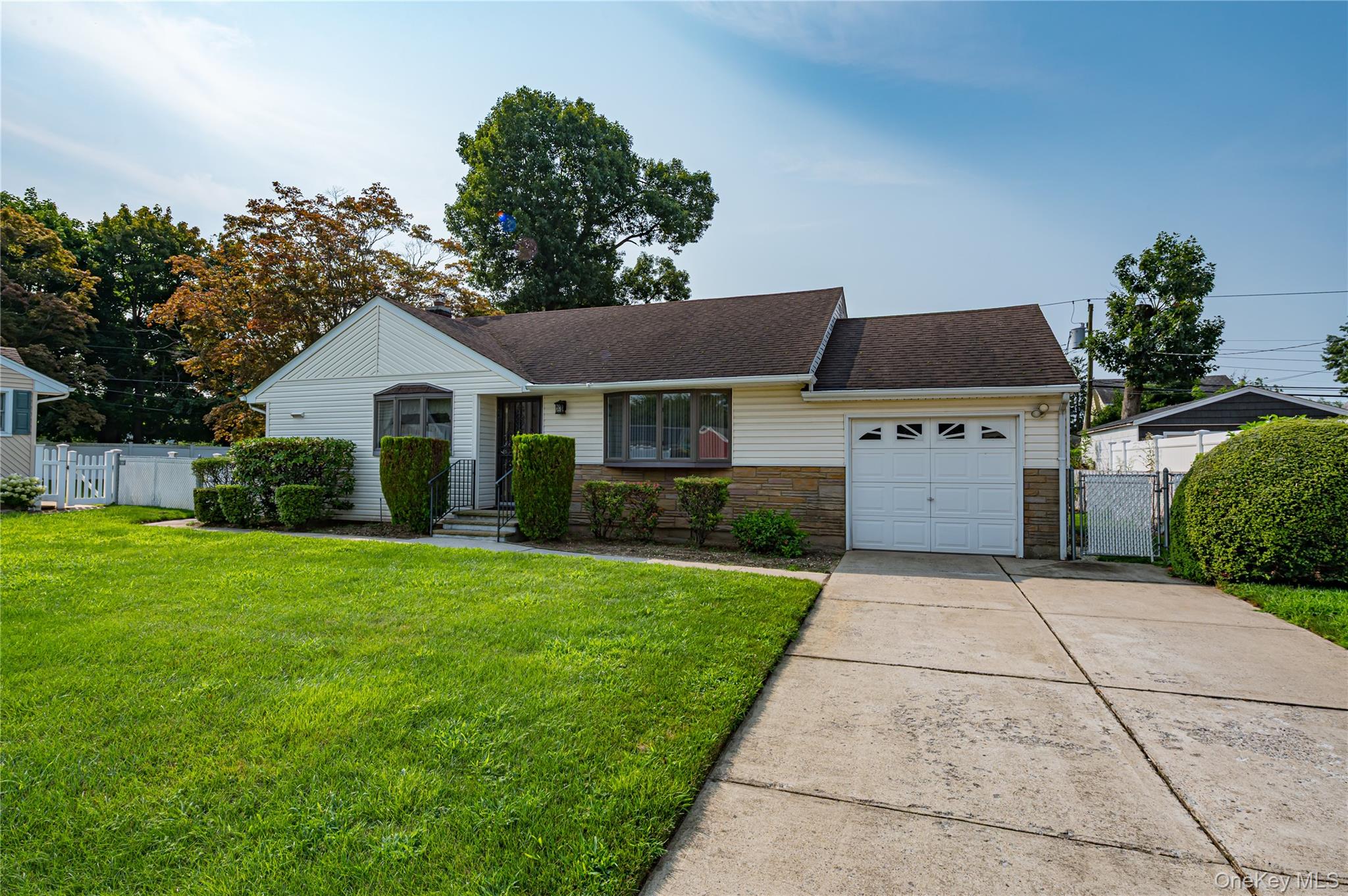 2nd image of 3986 Maplewood Dr, Hempstead, NY 11783 | MLS# 1036258