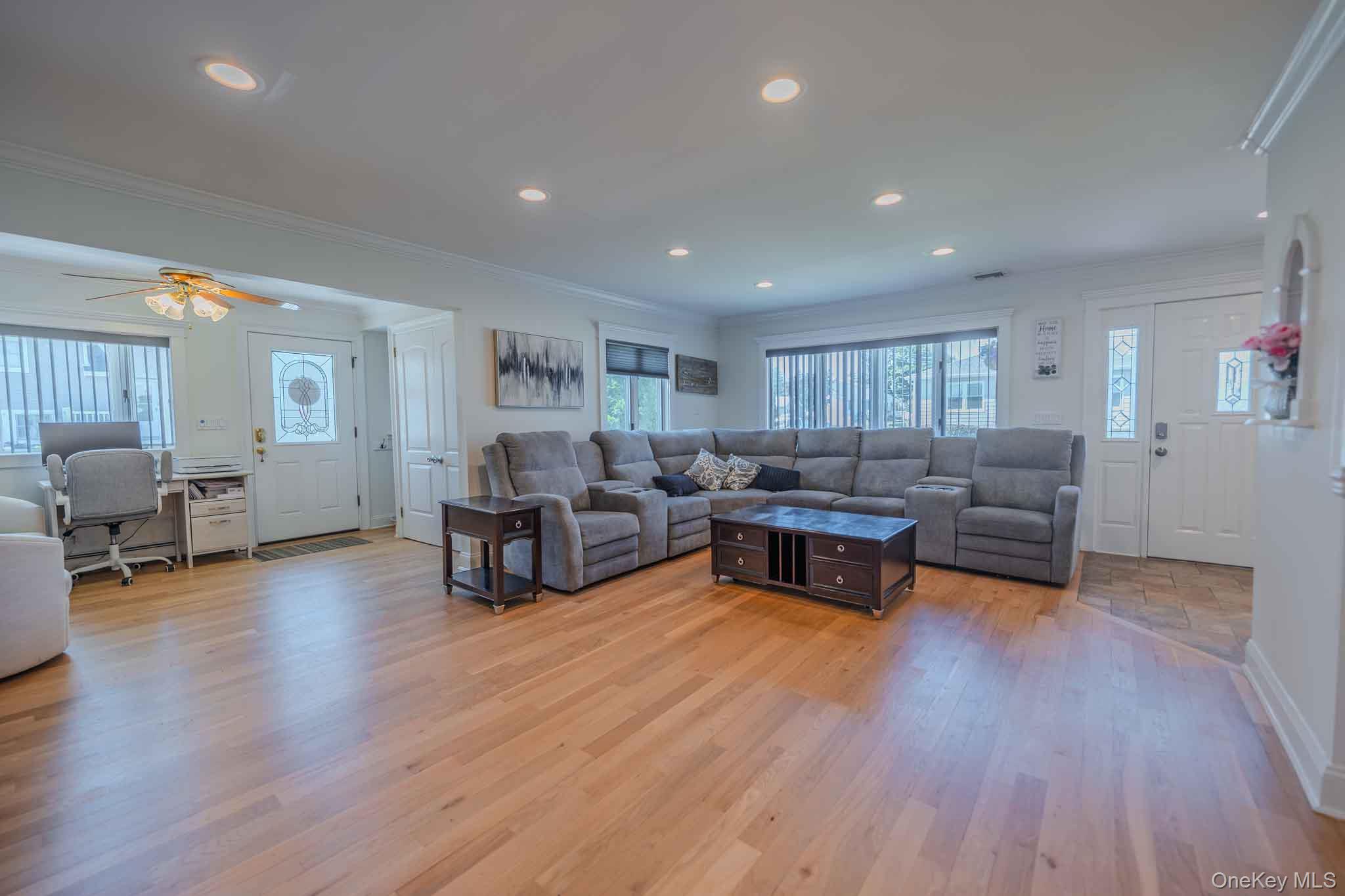 5th image of 484 Washington Ave, Babylon, NY 11757 | MLS# 1036260