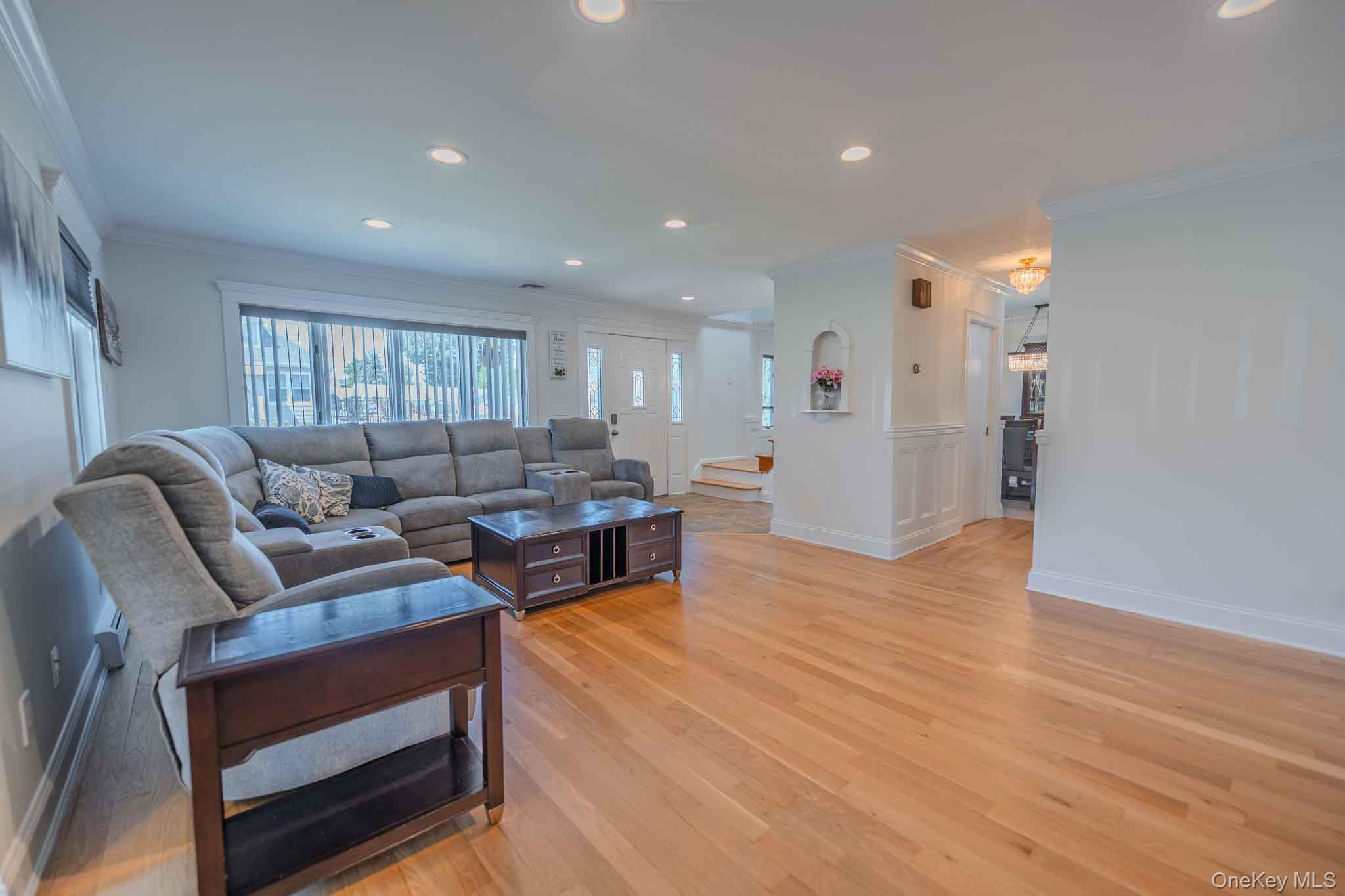 4th image of 484 Washington Ave, Babylon, NY 11757 | MLS# 1036260