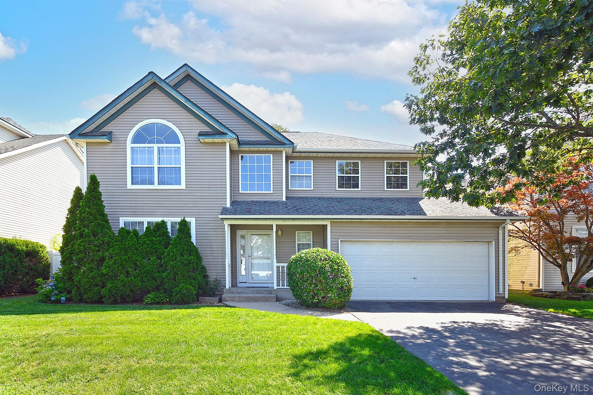 1st image of 196 Cranberry Ct, Huntington, NY 11747 | MLS# 1036299