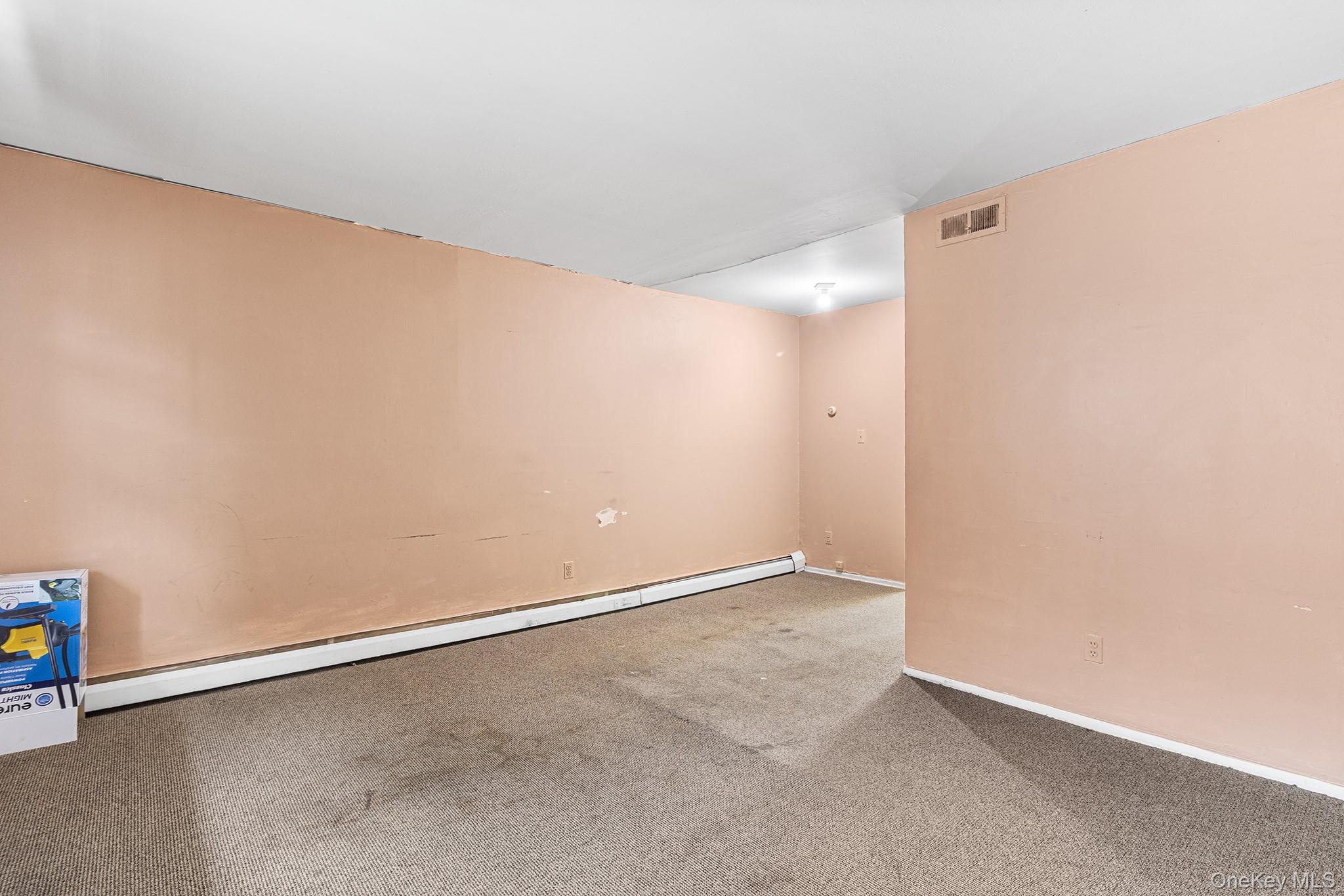 2nd image of 490 Main St, Oyster Bay, NY 11735