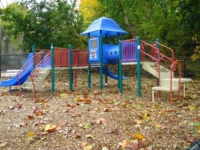 2nd image of 281 Garth Rd, Eastchester, NY 10583