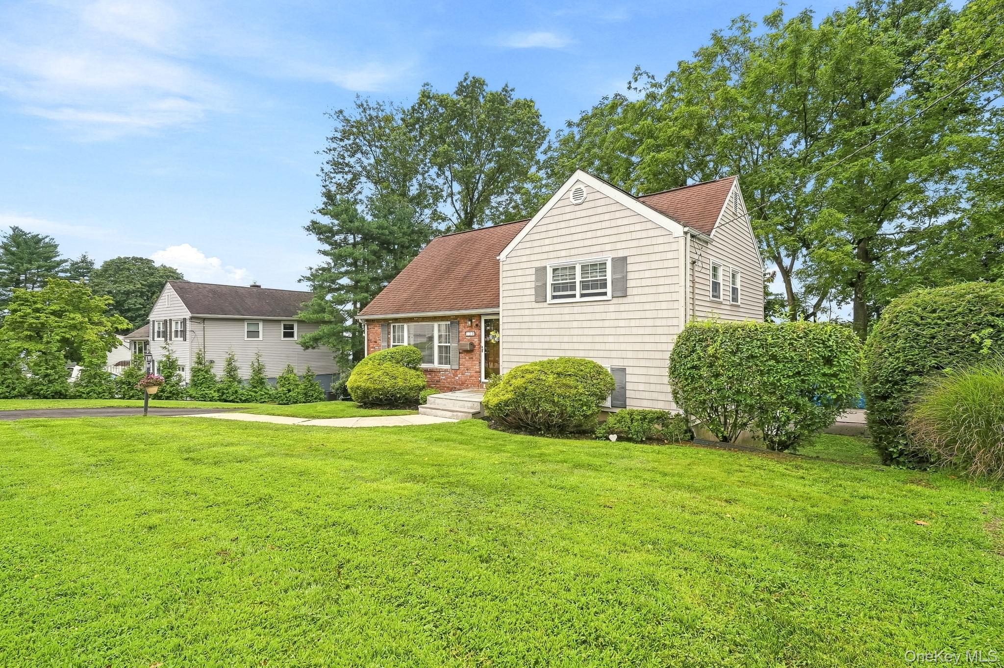 3rd image of 21 Dexter Rd, Yonkers, NY 10710 | MLS# 1036333