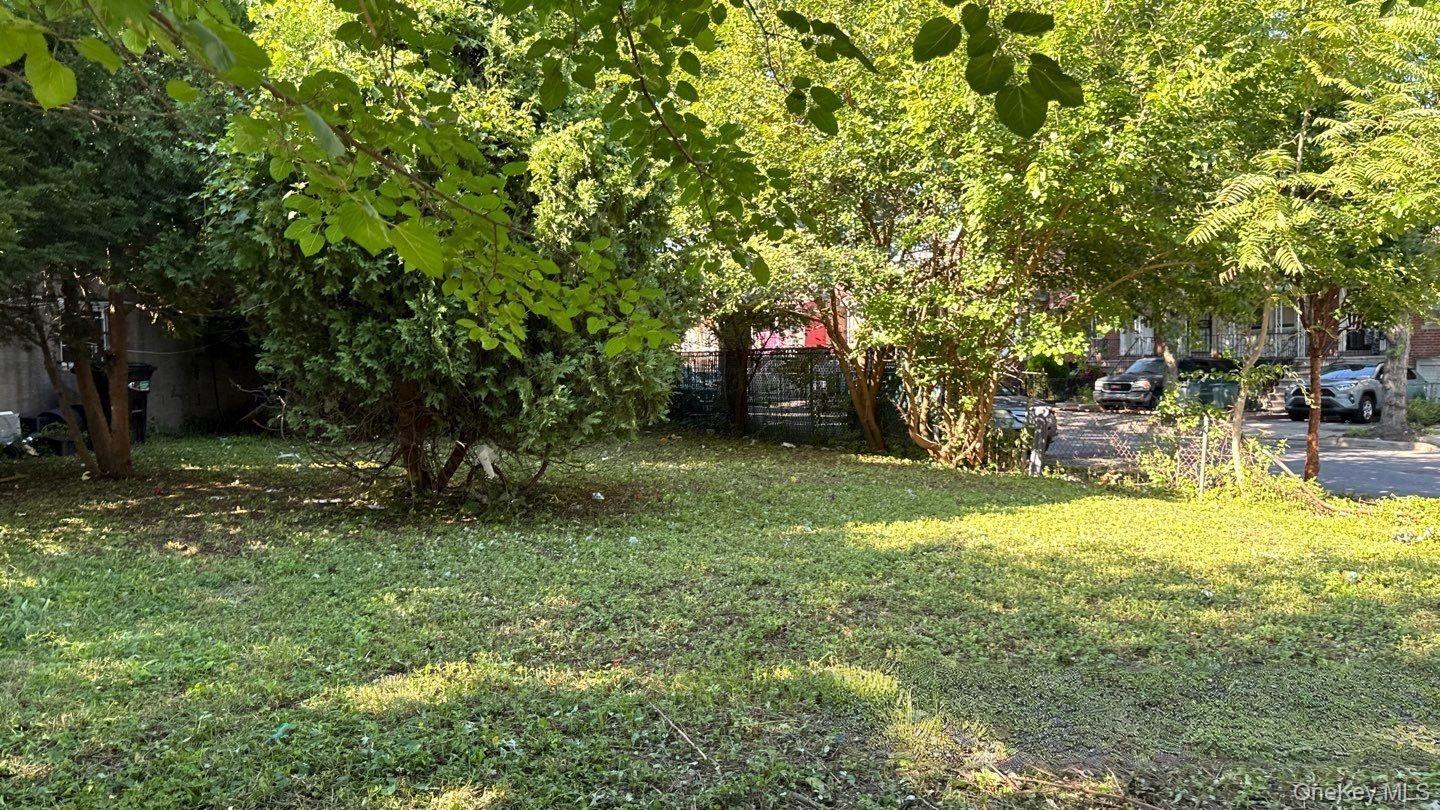 2nd image of 1049 E 233rd St, New York, NY 10466 | MLS# 1036378