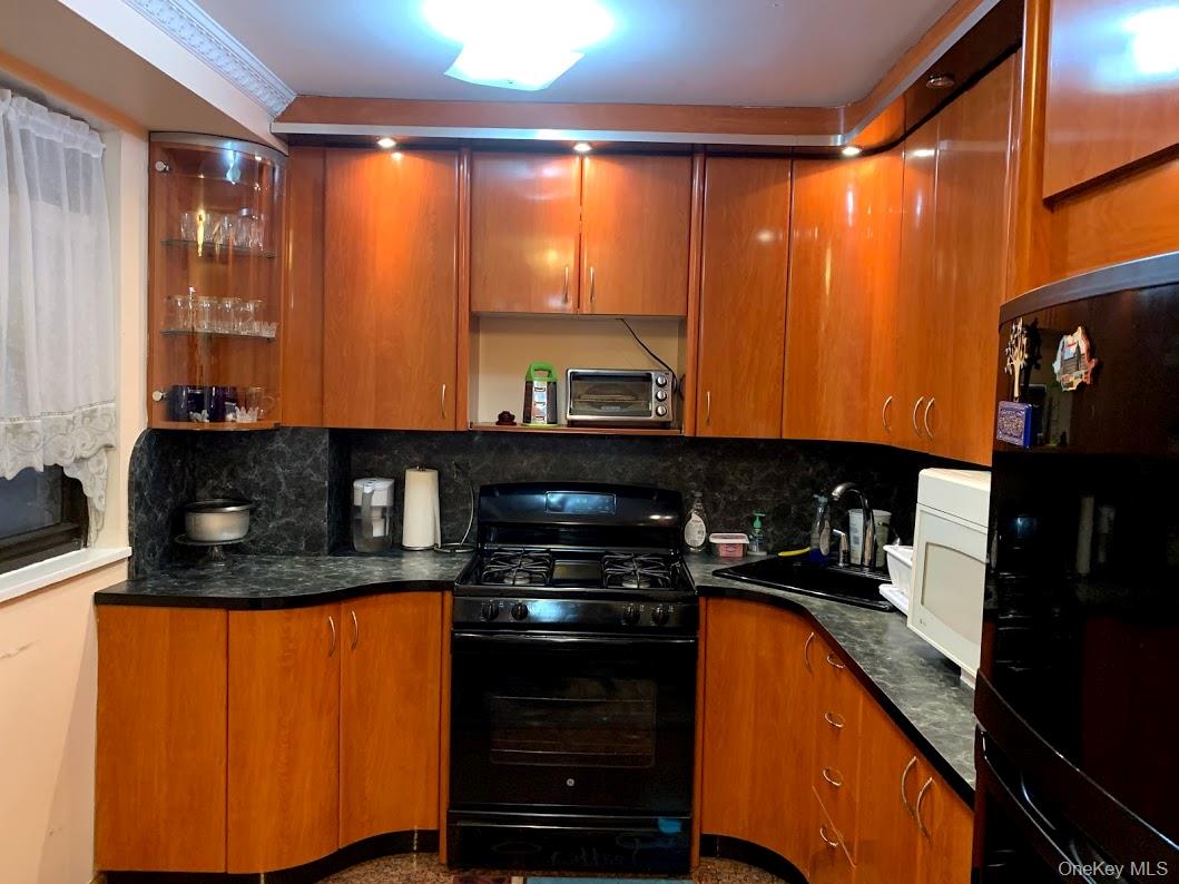 3rd image of 61-35 98Th St #2C, New York, NY 11374 | MLS# 1036392