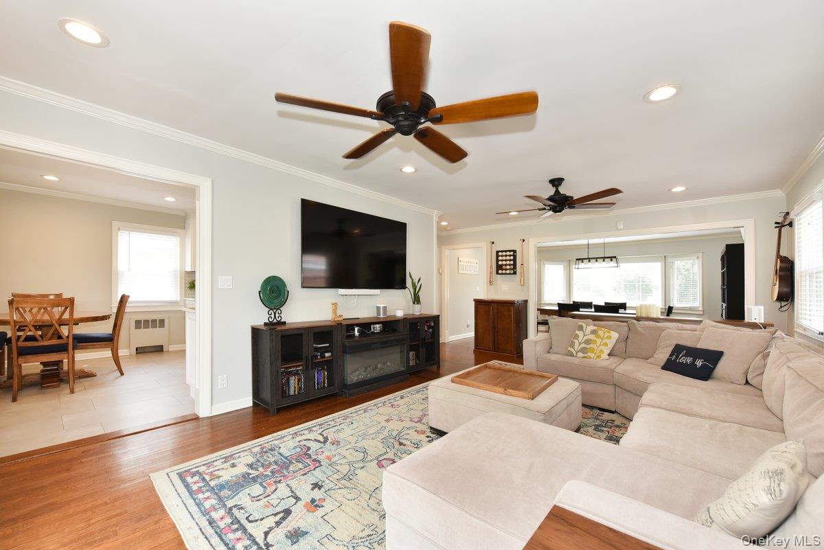 5th image of 374 Andrews Rd, North Hempstead, NY 11501 | MLS# 1036400