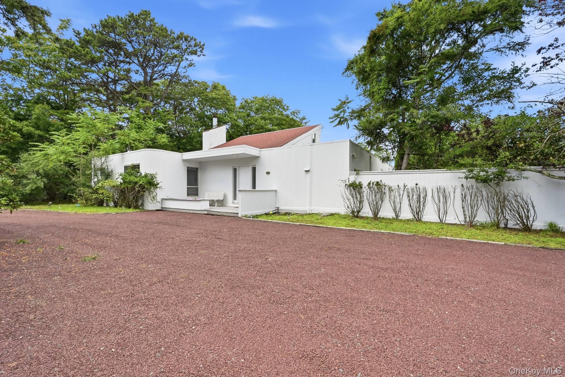 4th image of 23 Deerfield Wy, Southampton, NY 11959 | MLS# 1036461