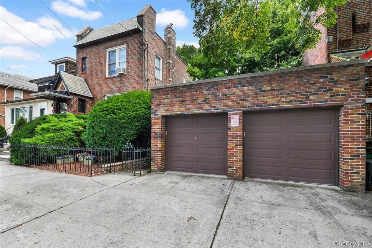 3rd image of 2544 Lurting Ave, New York, NY 10469 | MLS# 1036489