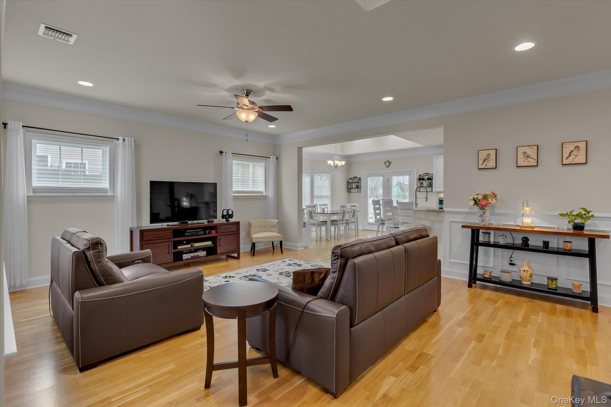4th image of 158 Stoneleigh Dr, Riverhead, NY 11901 | MLS# 1036536