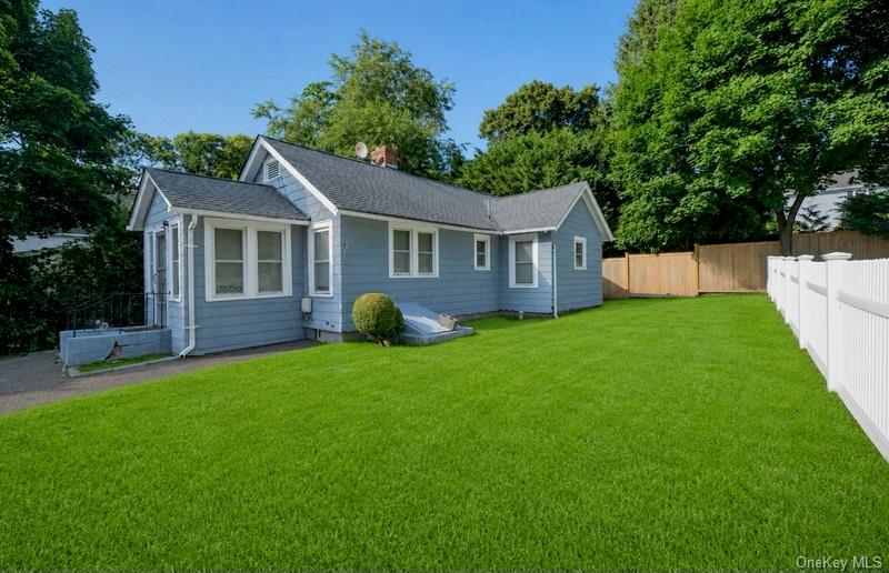 3rd image of 208 Vineyard Rd, Huntington, NY 11743 | MLS# 1036555