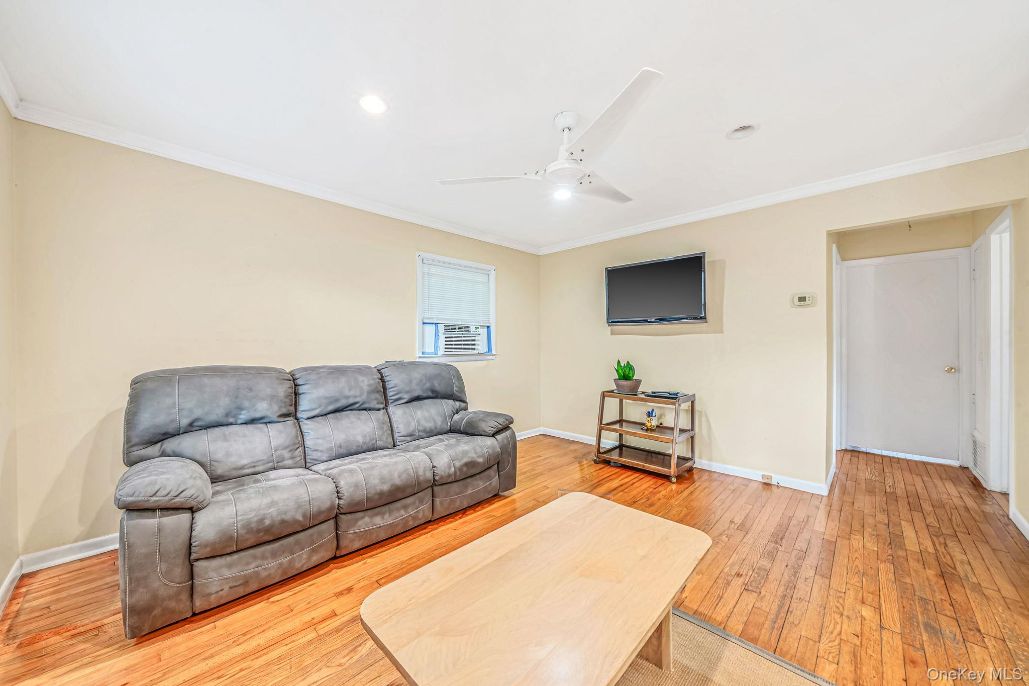 3rd image of 4 Vine St, Southampton, NY 11946 | MLS# 1036558