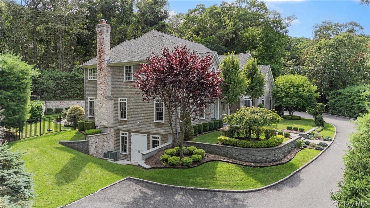 3rd image of 1481 N Country Rd, Riverhead, NY 11792 | MLS# 1036567