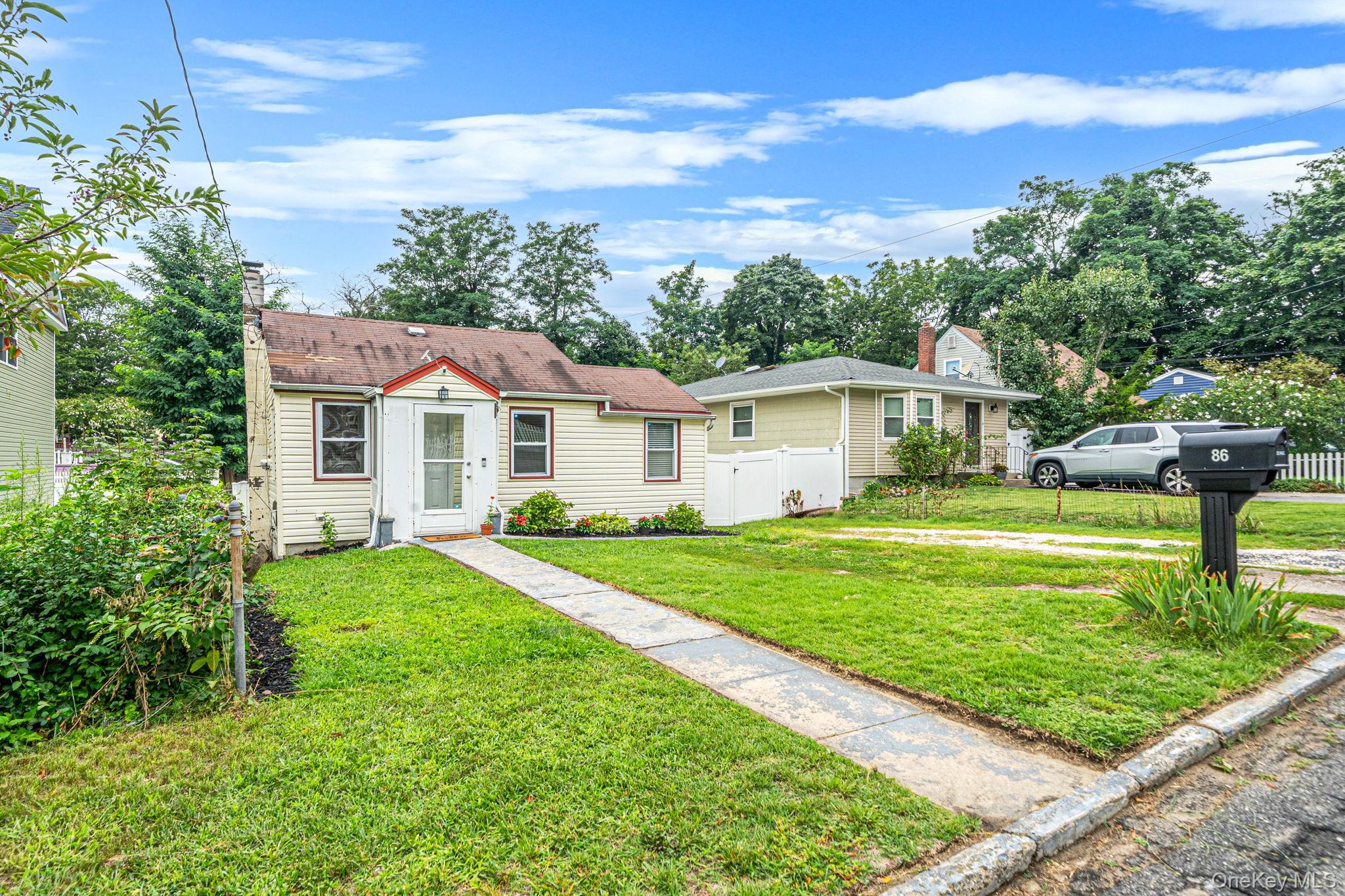 2nd image of 86 Woodycrest Dr, Brookhaven, NY 11738 | MLS# 1036569