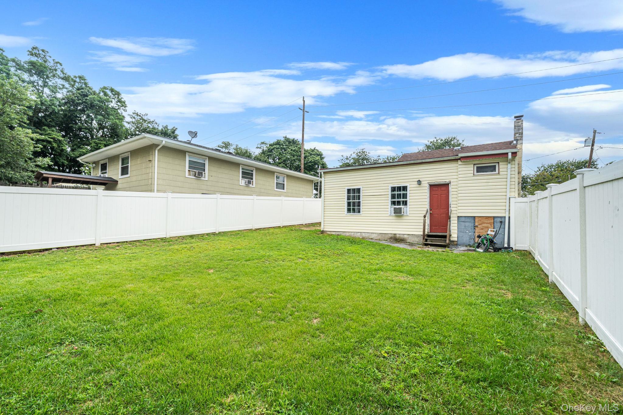 20th image of 86 Woodycrest Dr, Brookhaven, NY 11738 | MLS# 1036569