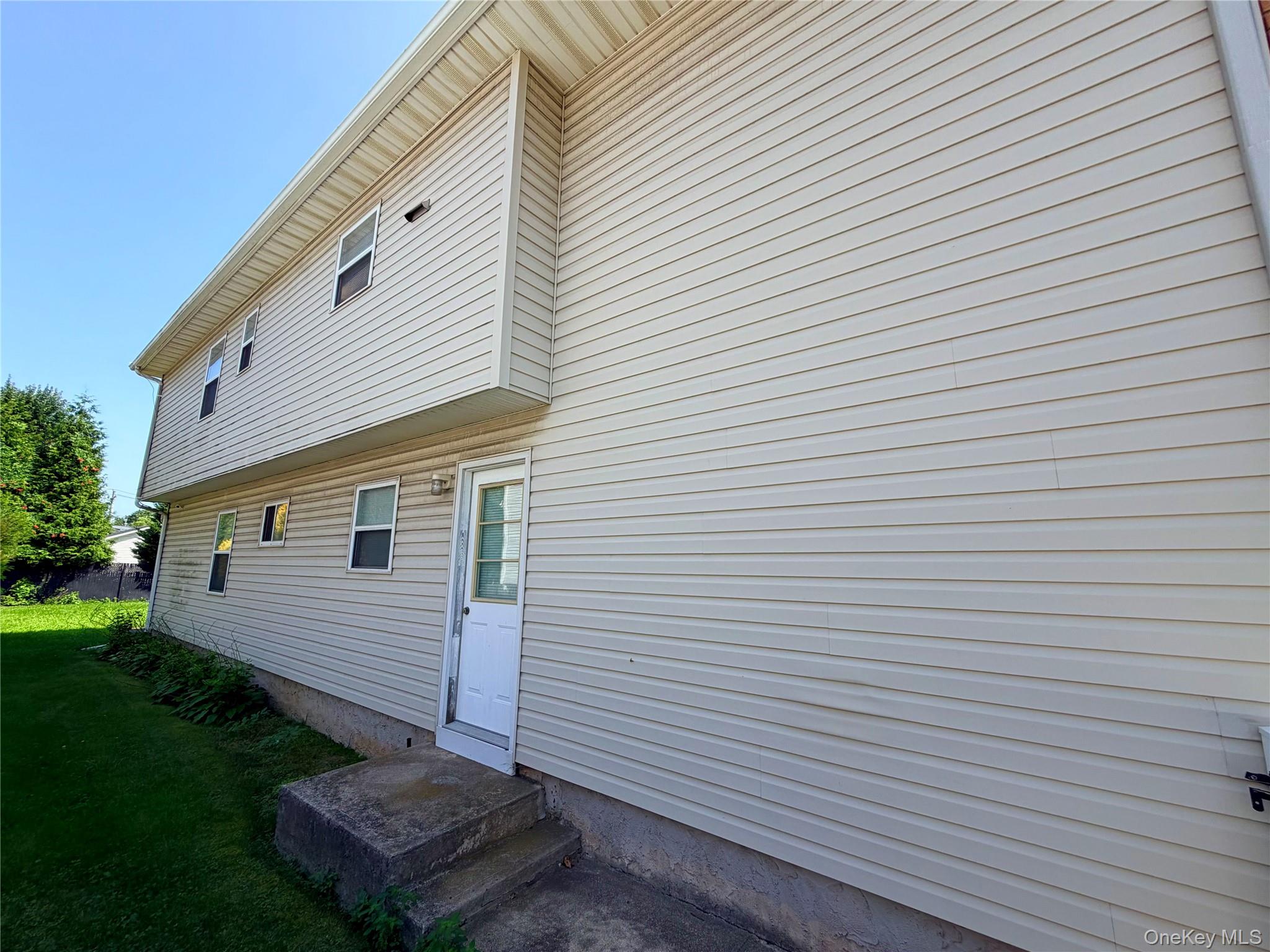 3rd image of 2929 Rockaway Ave, Hempstead, NY 11572 | MLS# 1036586