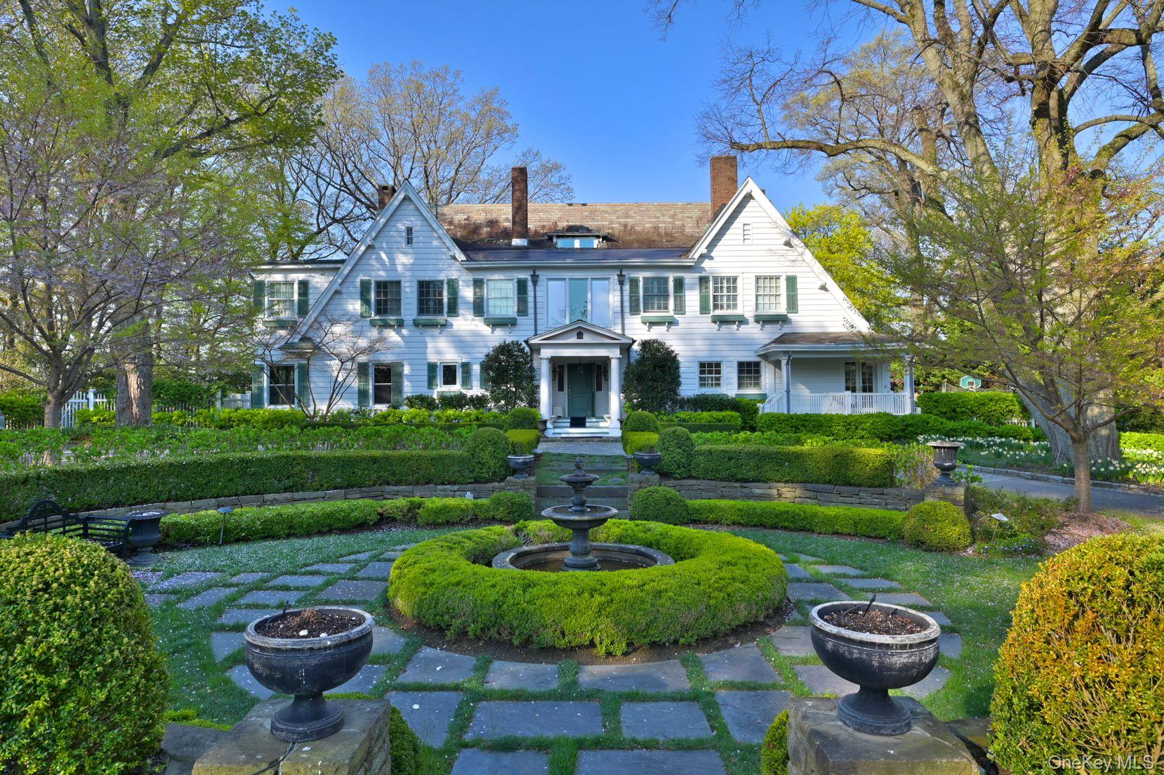 2nd image of 10 Hicks Ln, North Hempstead, NY 11050 | MLS# 1036588