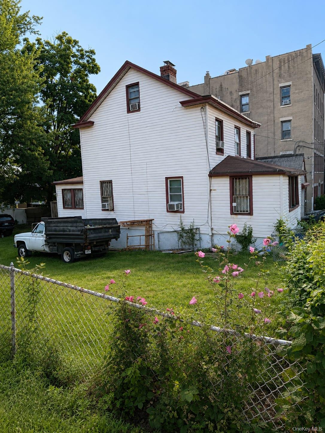 3rd image of 111 Lincoln Ave, New Rochelle, NY 10801 | MLS# 1036600