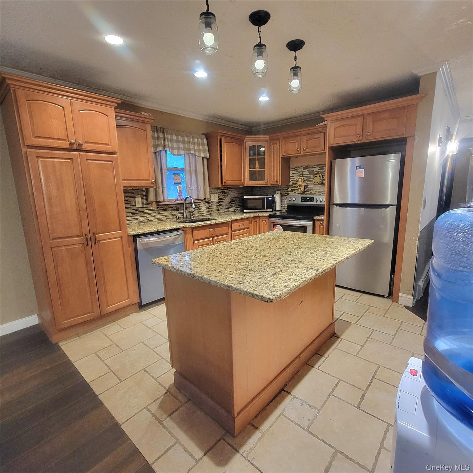 3rd image of 13 Lakeview Dr, Warwick (town), NY 10990 | MLS# 1036615
