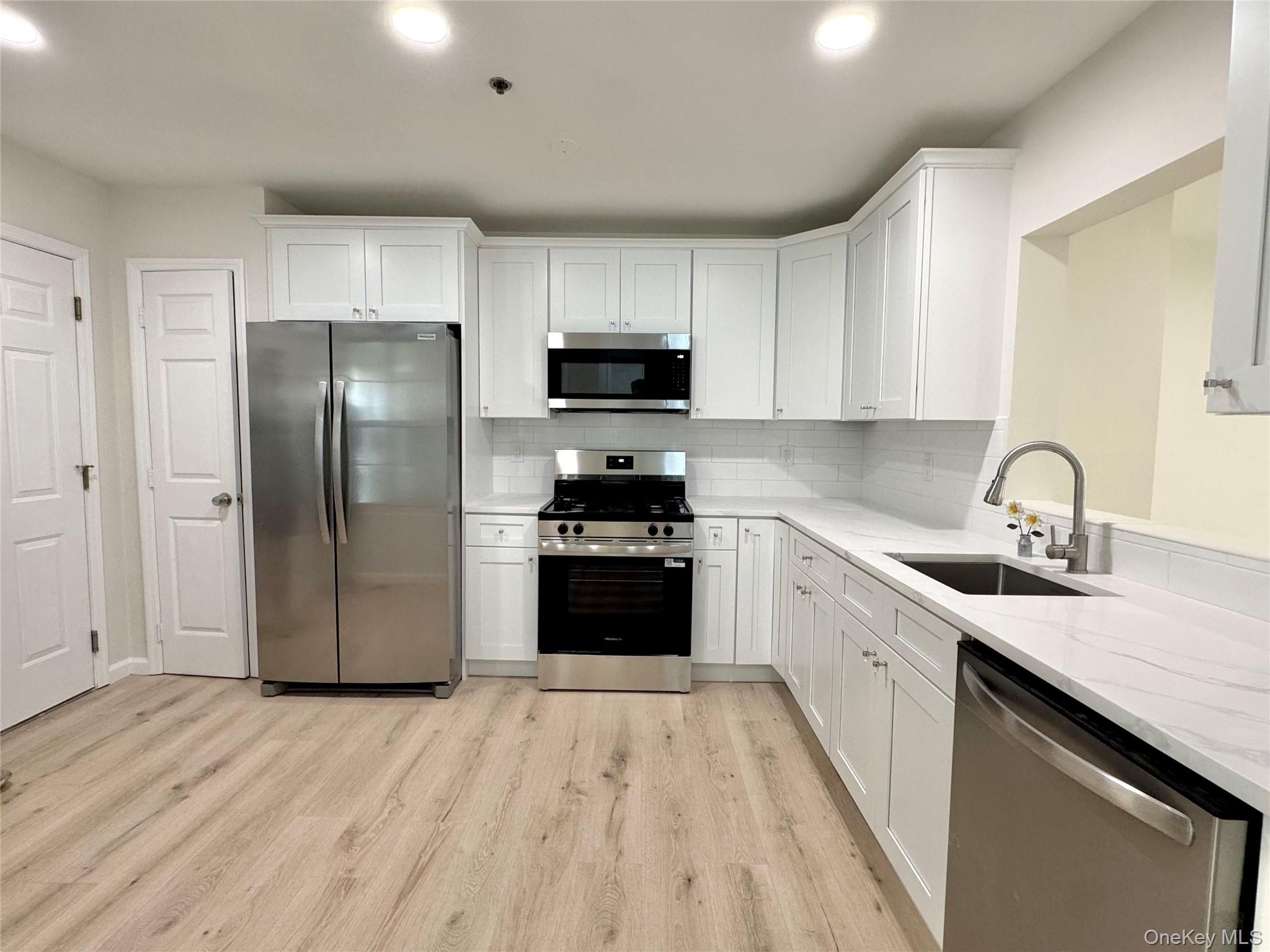 4th image of 43 Commodore Circle, Brookhaven, NY 11776 | MLS# 1036637