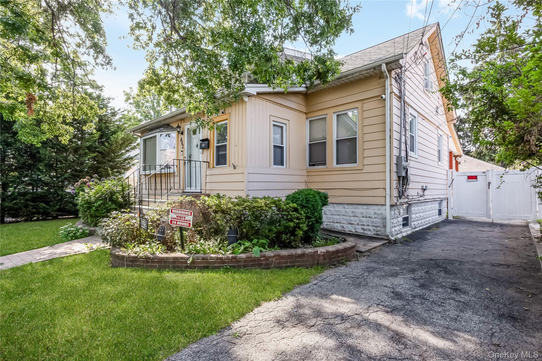 3rd image of 442 Cedar St, Hempstead, NY 11553 | MLS# 1036638