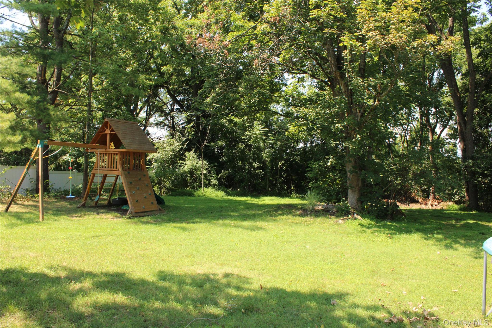 26th image of 44 Ireland Dr, Poughkeepsie (town), NY 12603 | MLS# 1036639