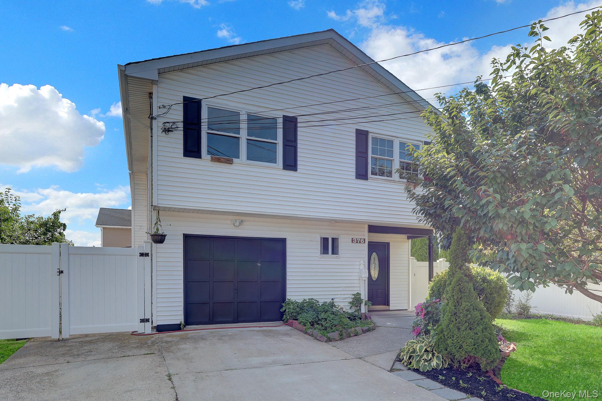 4th image of 376 Ferraris, Babylon, NY 11726 | MLS# 1036658