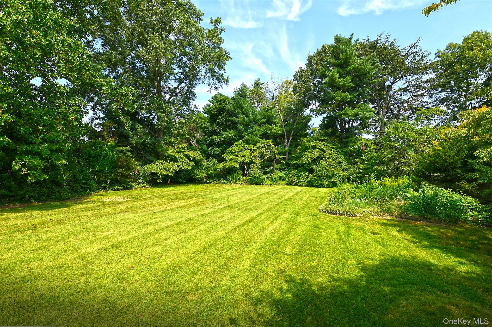 3rd image of 6 Duquesne Dr, Huntington, NY 11740 | MLS# 1036674