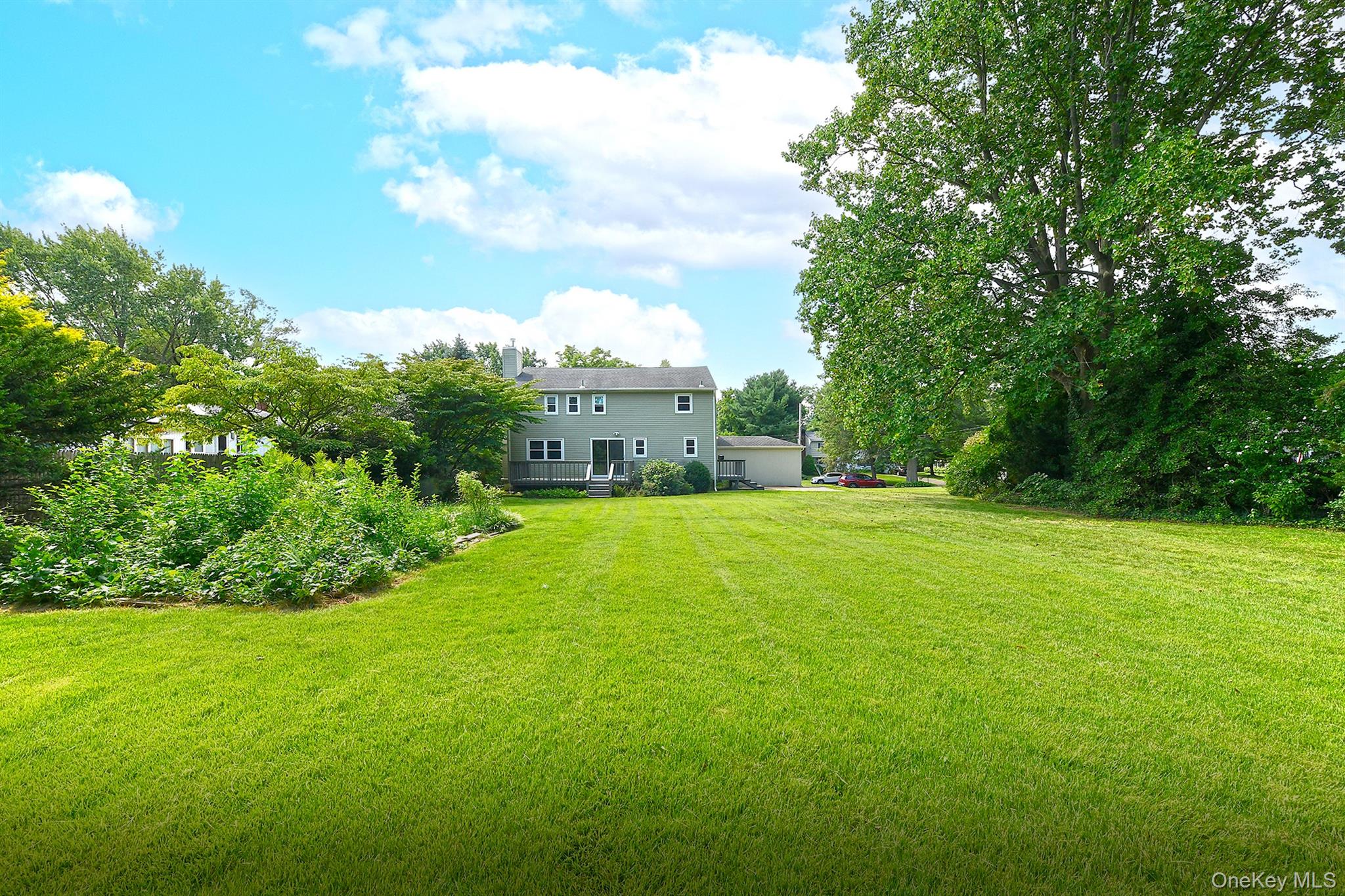 2nd image of 6 Duquesne Dr, Huntington, NY 11740 | MLS# 1036674