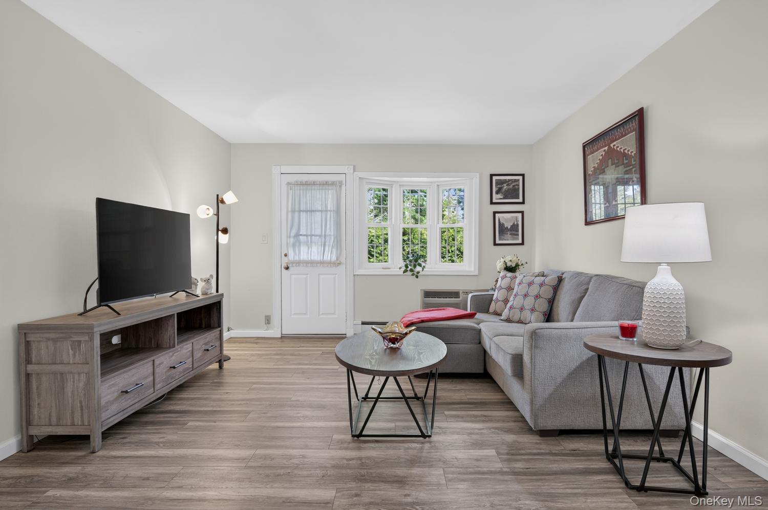 3rd image of 2 Anchorage, Oyster Bay, NY 11771