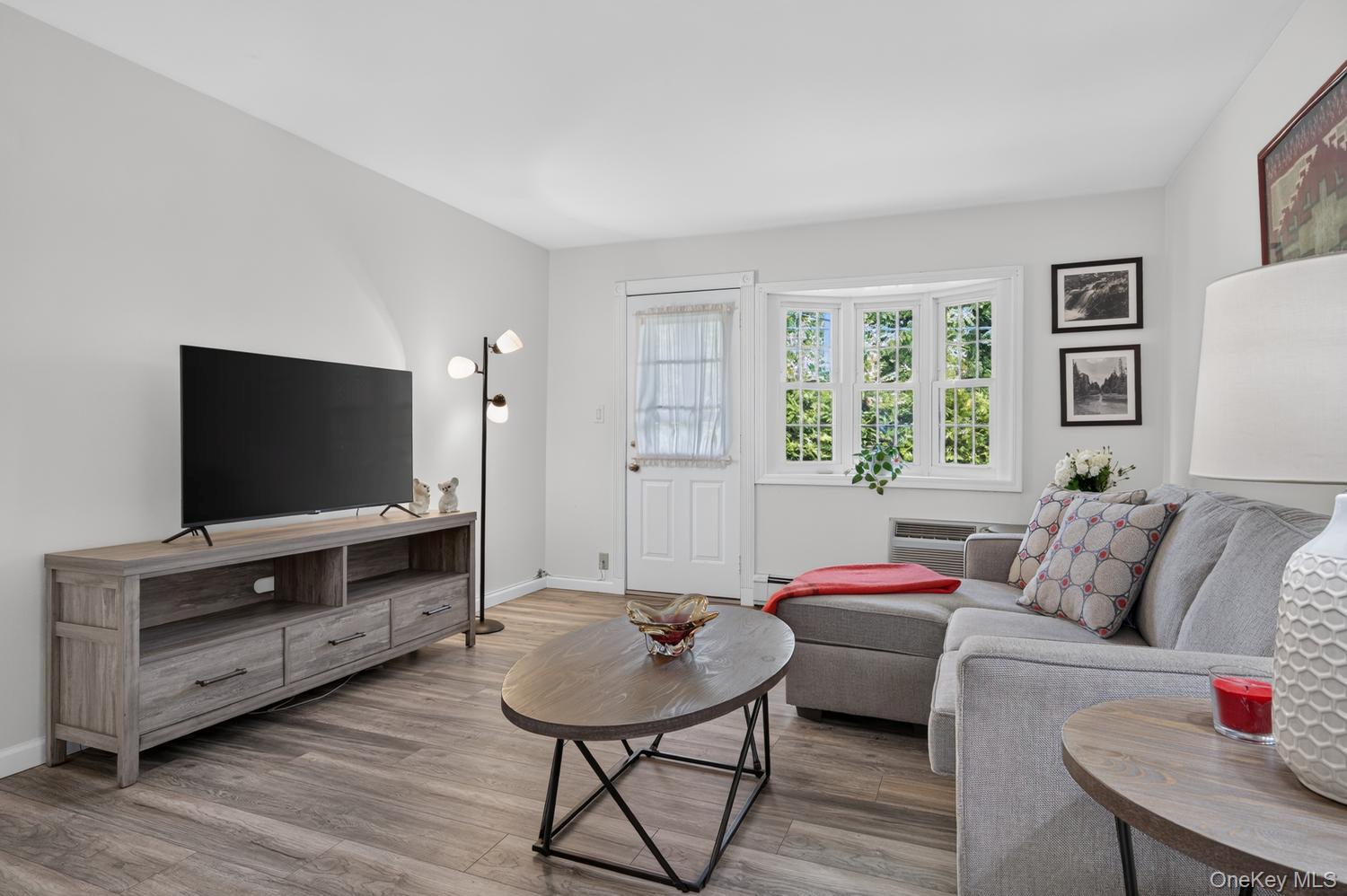 4th image of 2 Anchorage, Oyster Bay, NY 11771