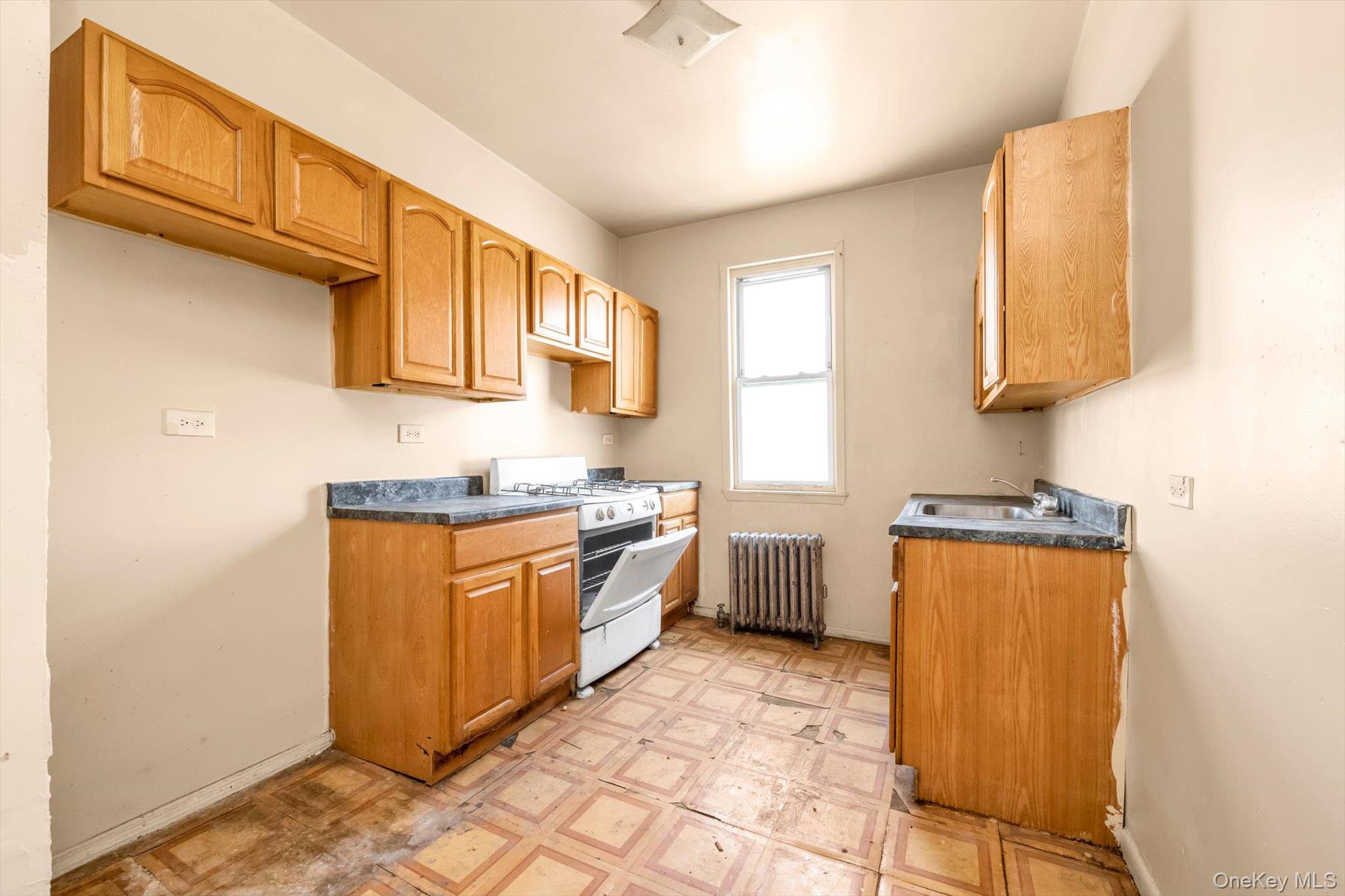 3rd image of 1129 E Tremont Ave, New York, NY 10460 | MLS# 1036719