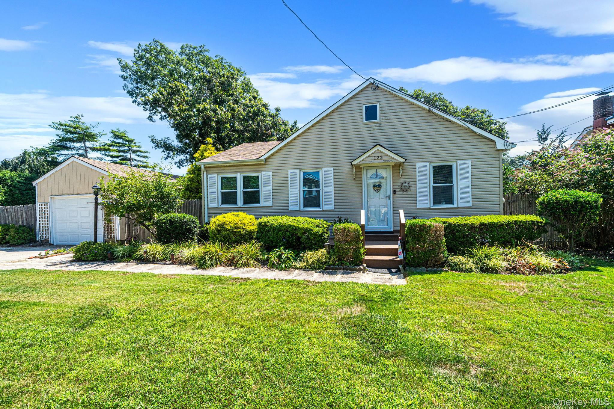 2nd image of 123 Clinton Ave, Brookhaven, NY 11772 | MLS# 1036740
