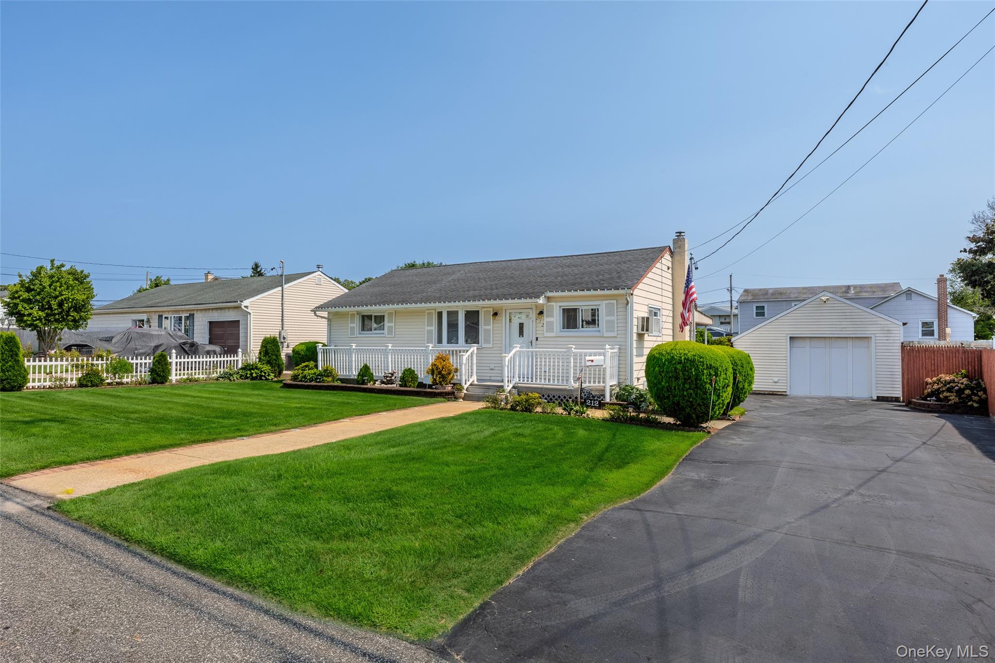 2nd image of 212 15th St, West Babylon, NY 11704 | MLS# 1036756