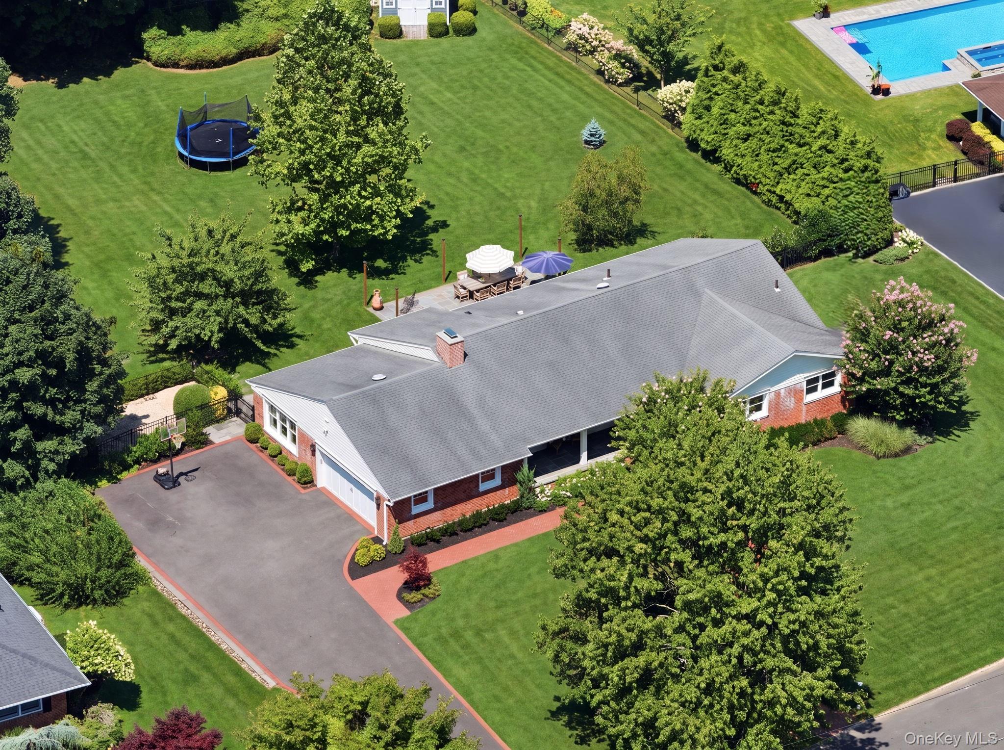 43rd image of 23 Renwick Ave, Huntington, NY 11743 | MLS# 1036771