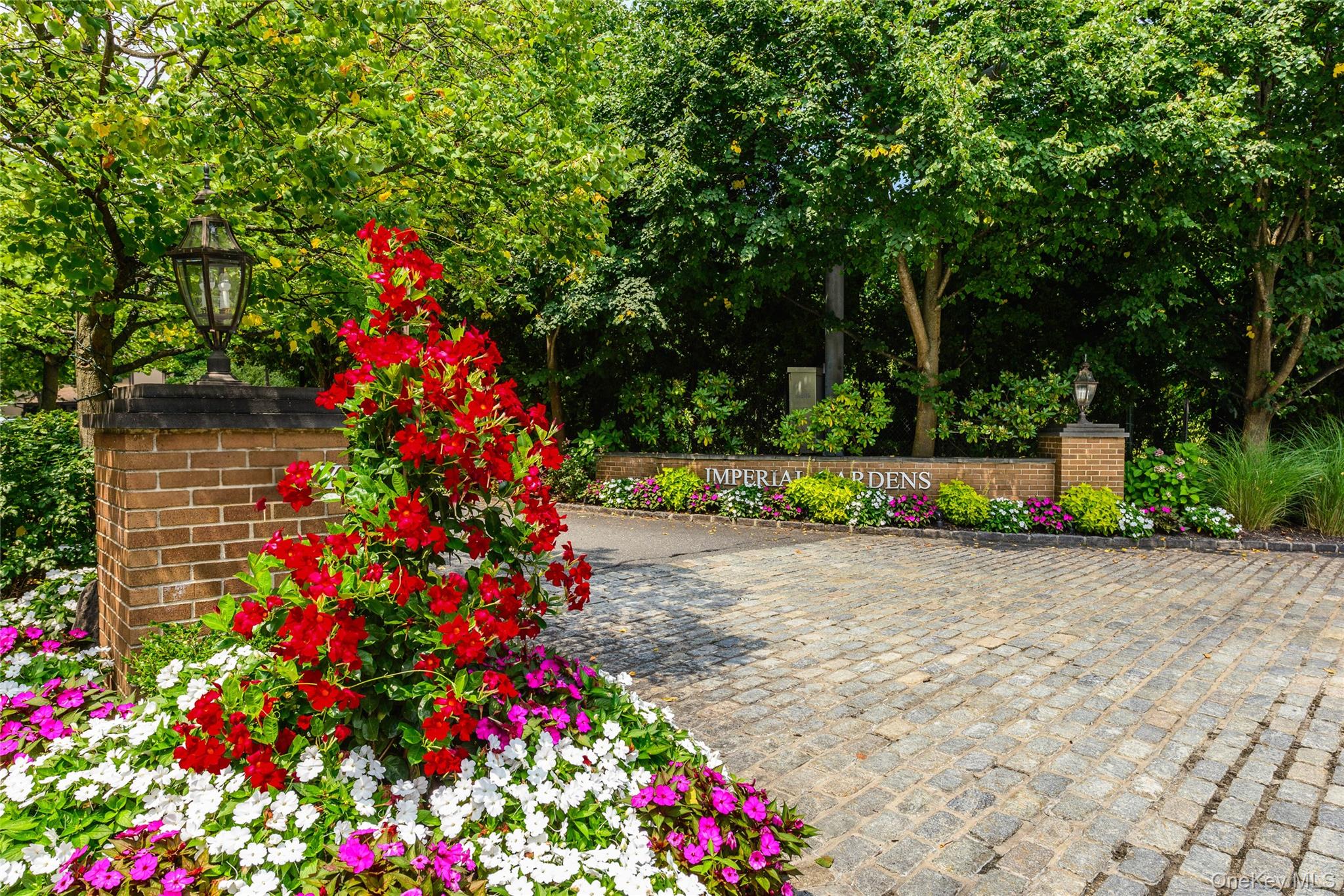 2nd image of 62 Wimbledon Dr, North Hempstead, NY 11576 | MLS# 1036787