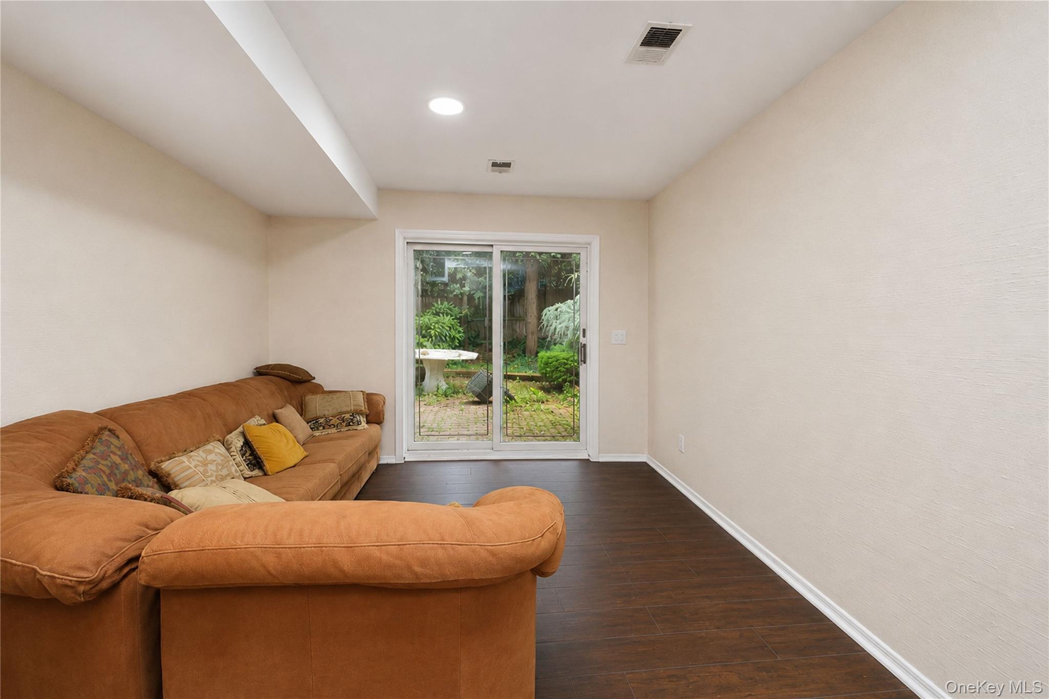 3rd image of 152 Rice Ave, New York, NY 10314 | MLS# 1036796