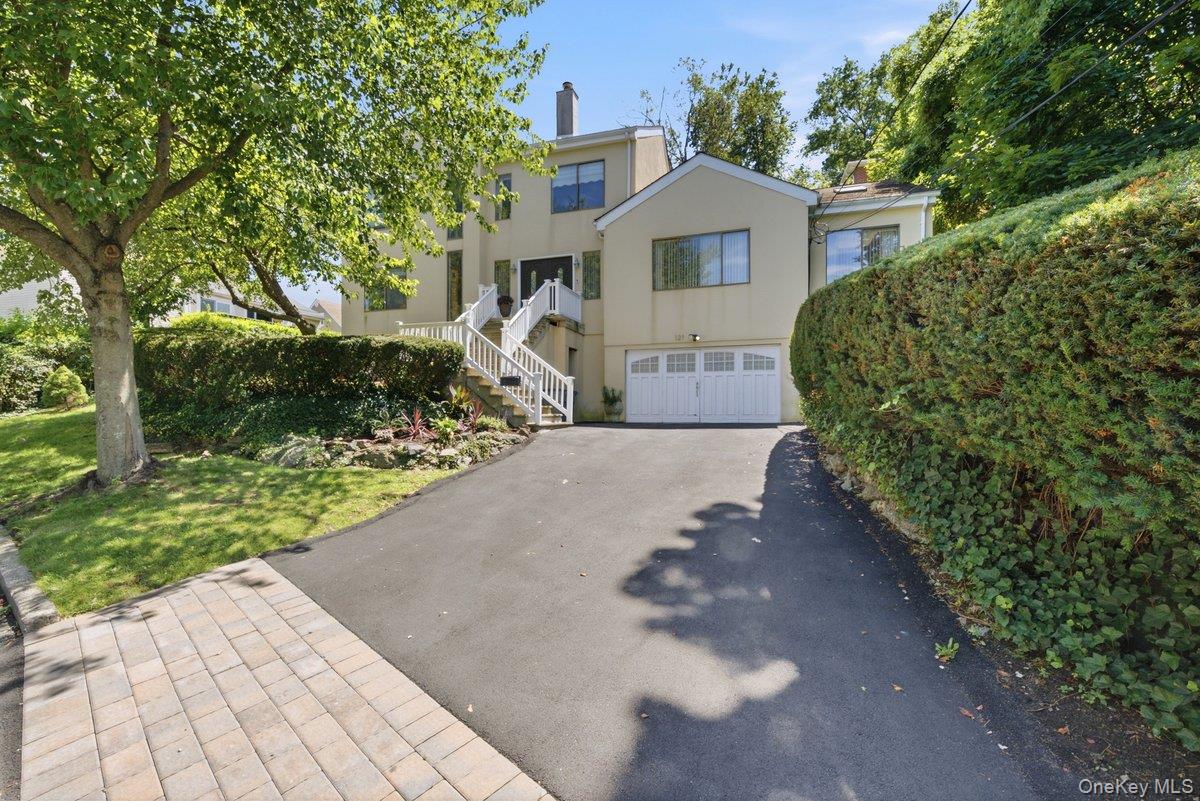 2nd image of 121 Newport Rd, Yonkers, NY 10710 | MLS# 1036801