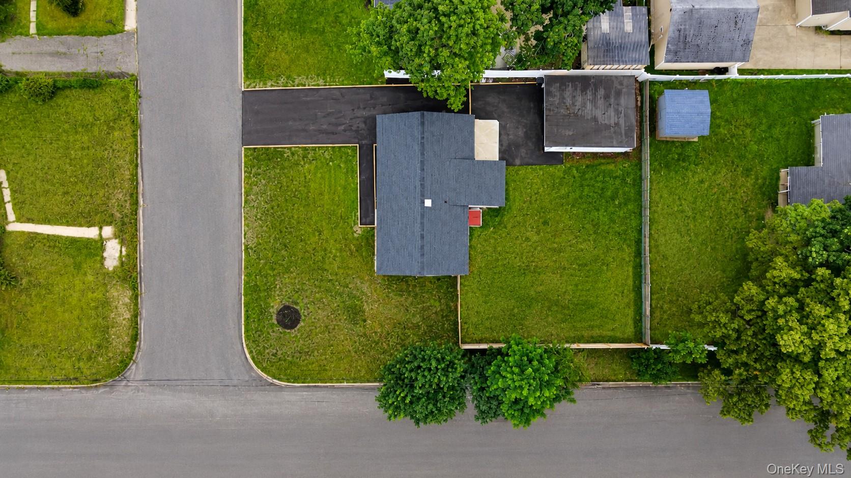 4th image of 14 Marie Ln, Islip, NY 11722 | MLS# 1036809