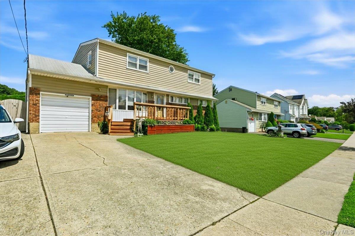 1st image of 23 Hampshire Dr, Oyster Bay, NY 11735 | MLS# 1036814