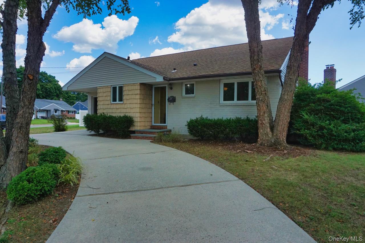 2nd image of 108 Glen Rd, Babylon, NY 11703 | MLS# 1036839