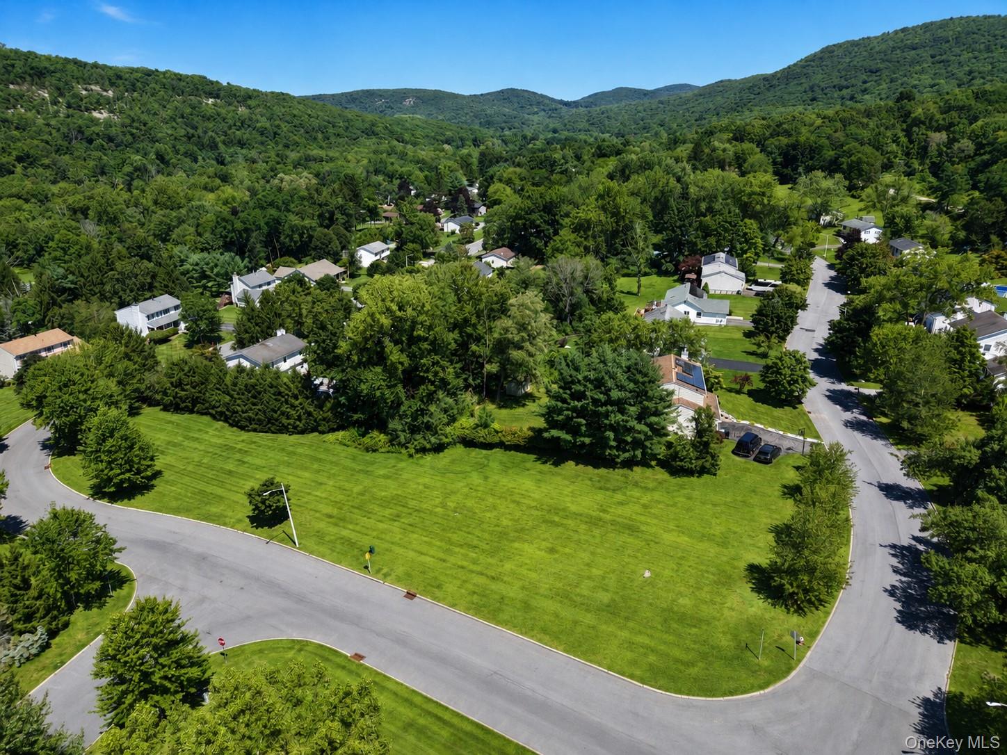 5th image of 10 Andre Dr, Woodbury, NY 10930 | MLS# 1036840