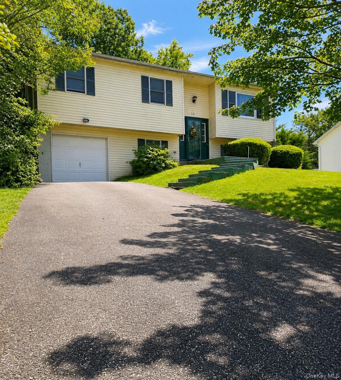 2nd image of 10 Andre Dr, Woodbury, NY 10930 | MLS# 1036840