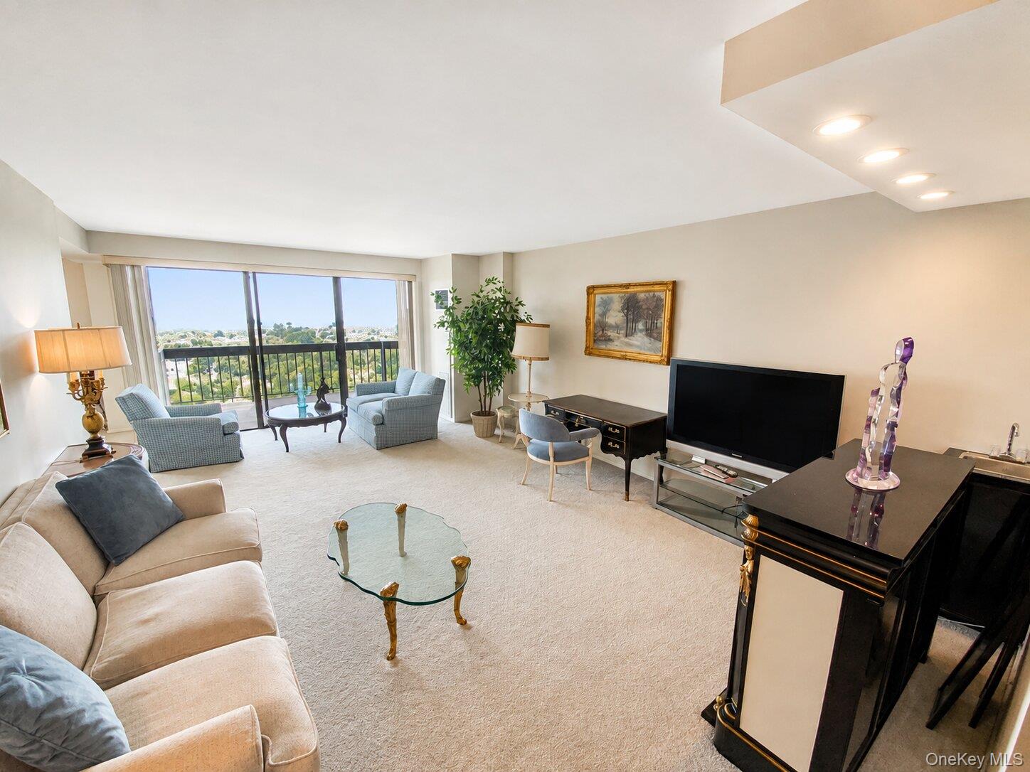 2nd image of 27110 Grand Central Pkwy #17L, New York, NY 11005 | MLS# 1036845