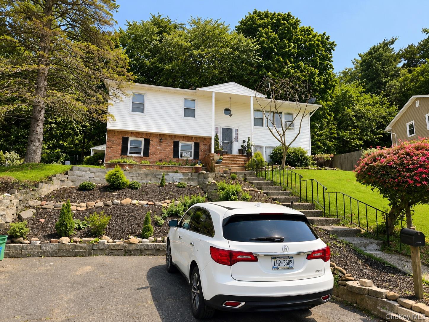 2nd image of 14 Rock Dr, Clarkstown, NY 10989 | MLS# 1036868