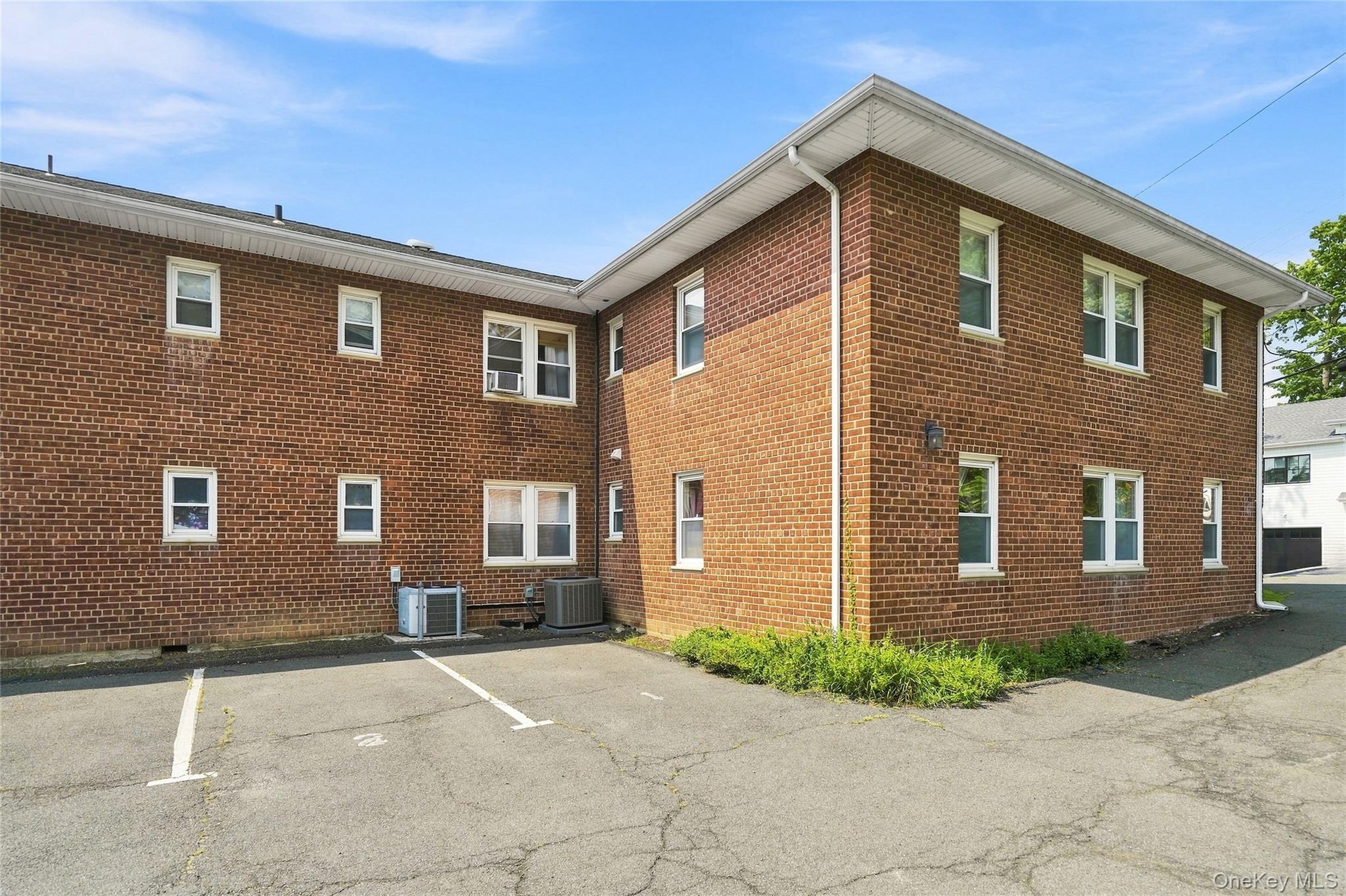 2nd image of 184 Purchase St, Rye City, NY 10580