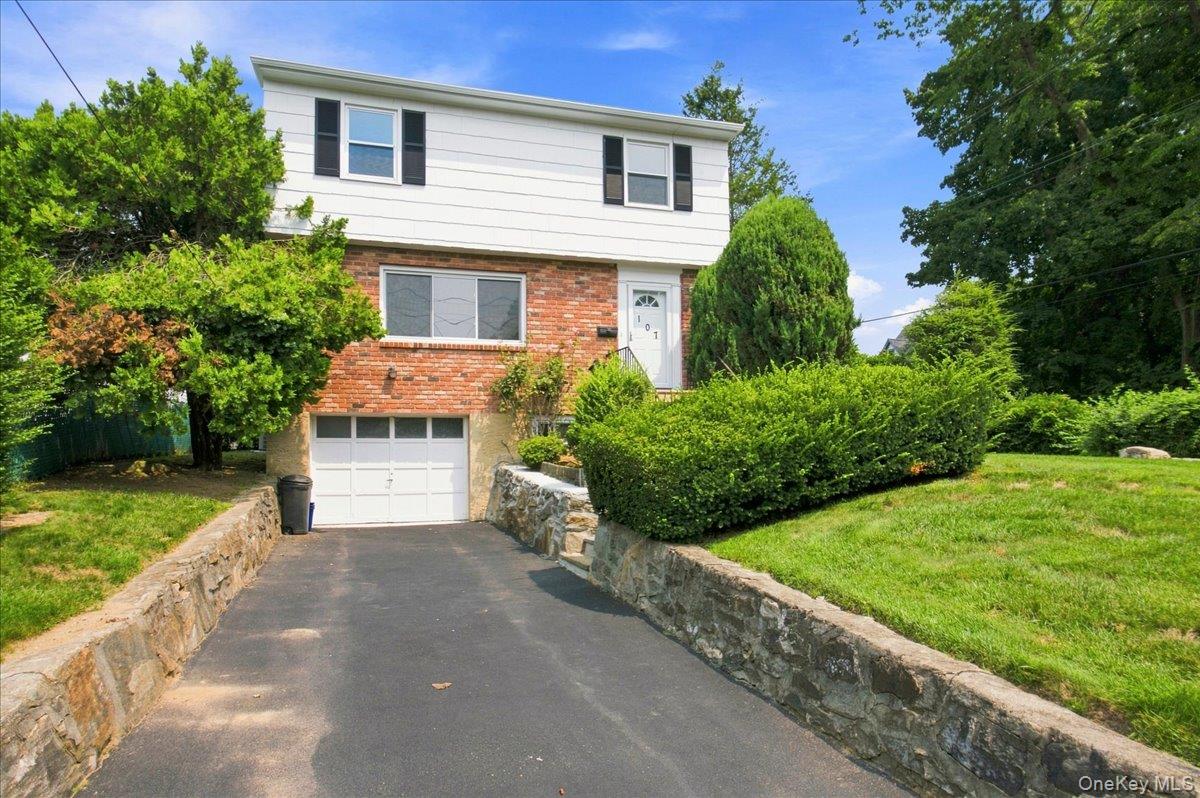 2nd image of 107 Lakeview Ave, Eastchester, NY 10583 | MLS# 1036930
