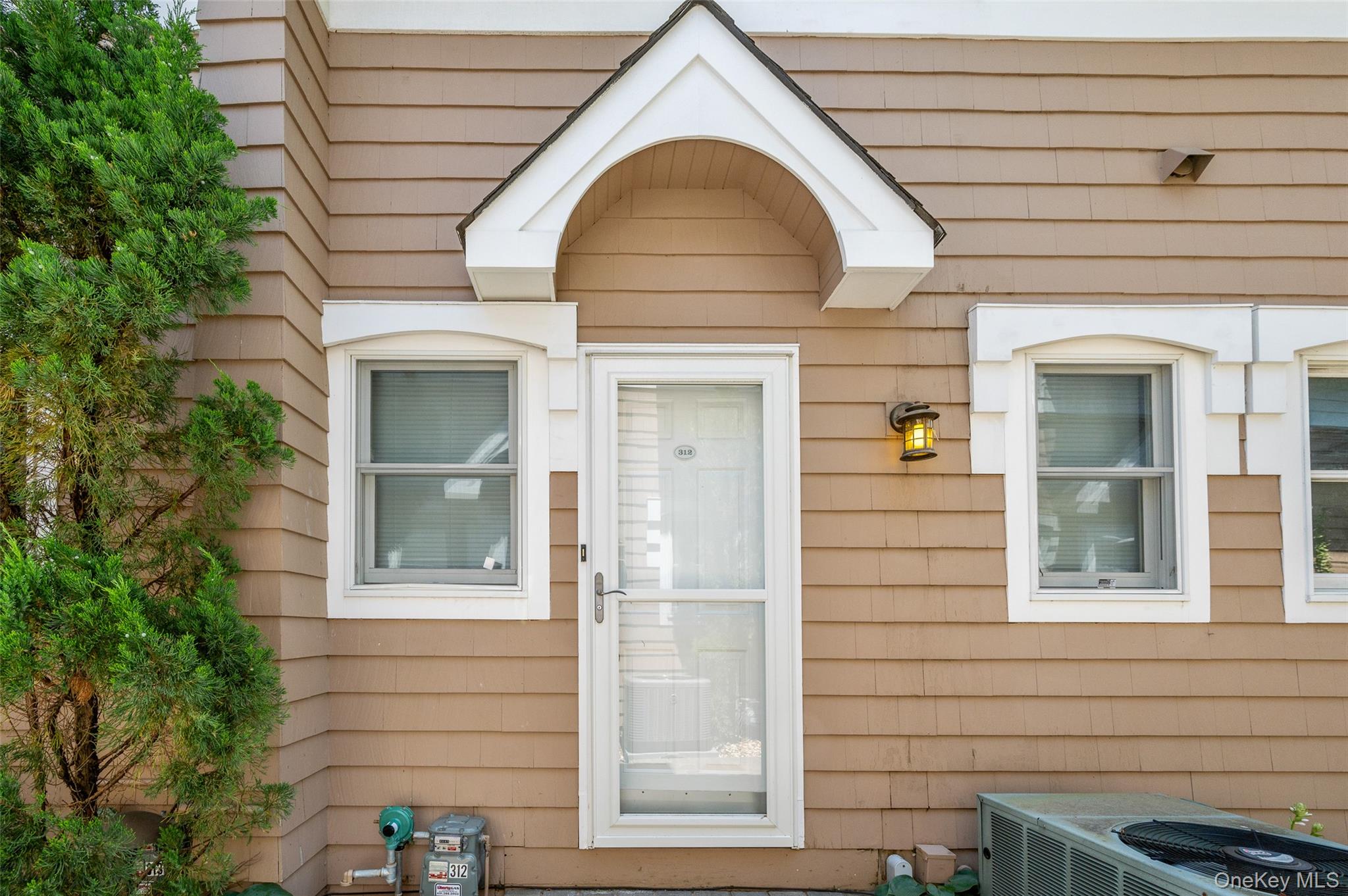 2nd image of 49 Canoe Pl, Southampton, NY 11946 | MLS# 1036951