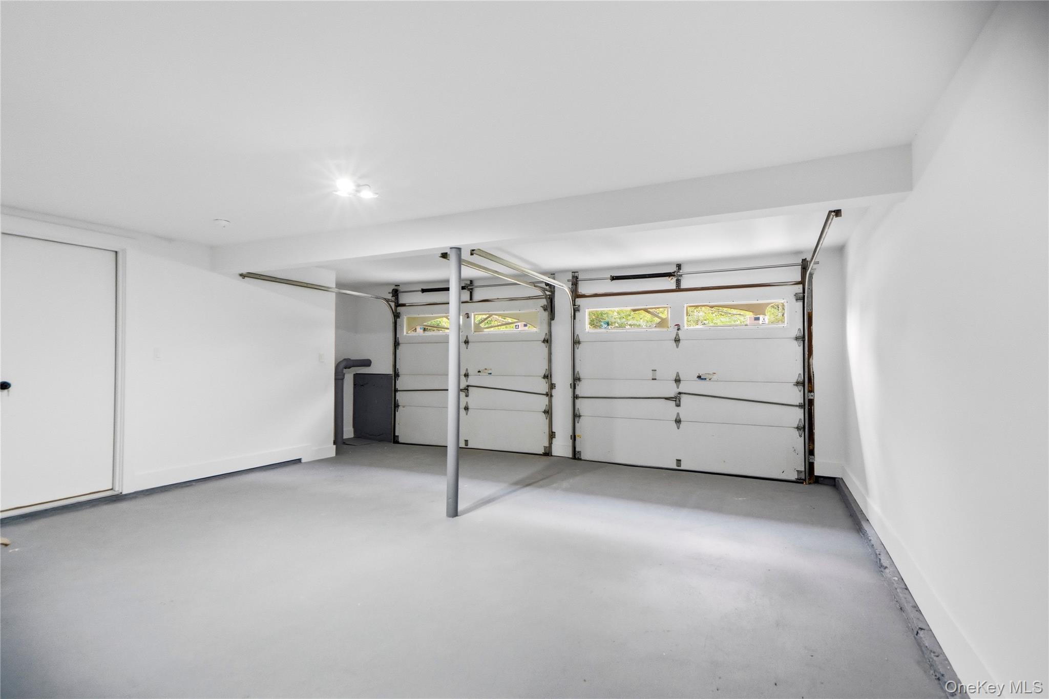 35th image of 6 Oatley Pl, Smithtown, NY 11725 | MLS# 1037016