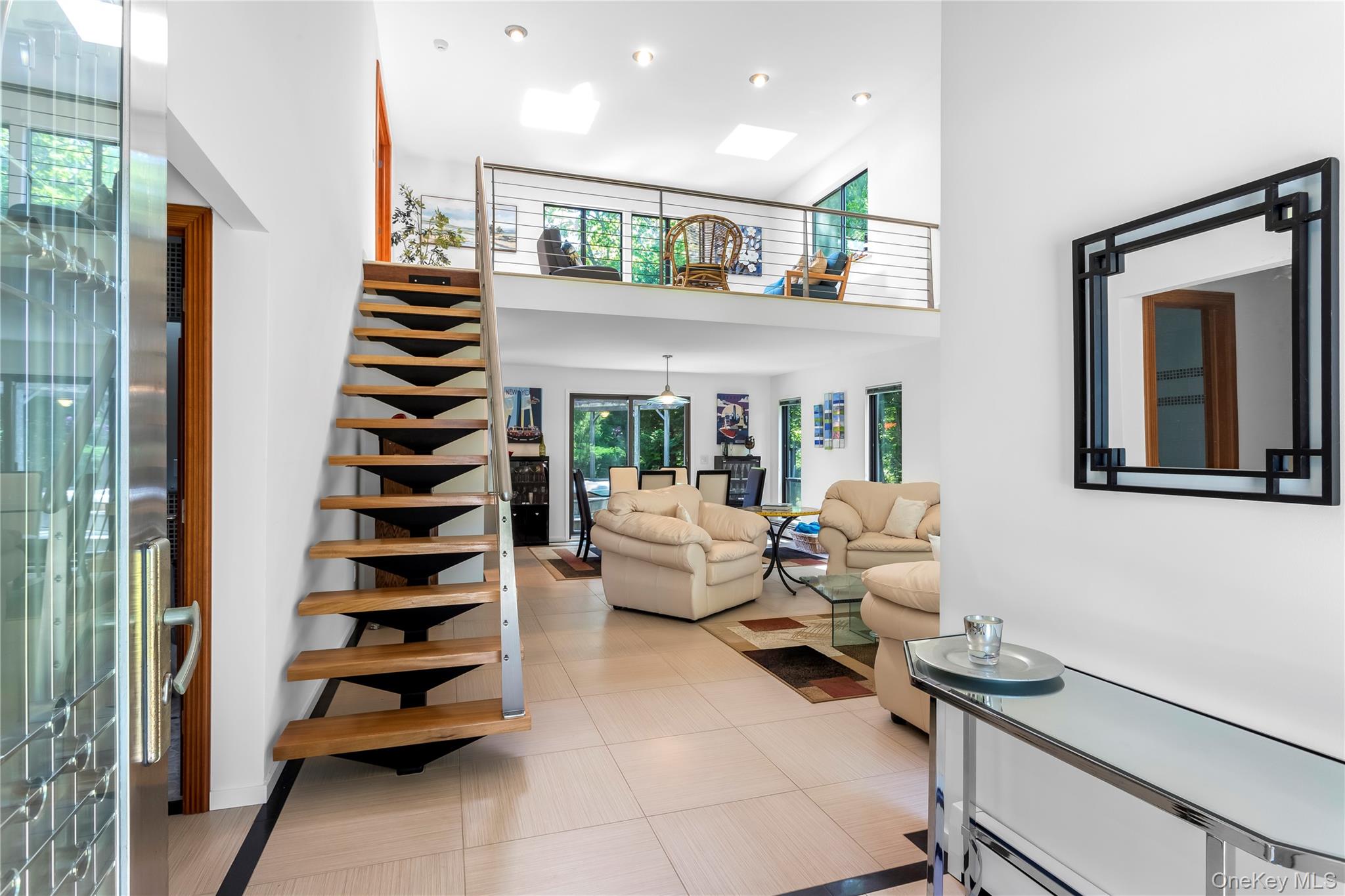 5th image of 6 Strathmore Ct, Southampton, NY 11960 | MLS# 1037031