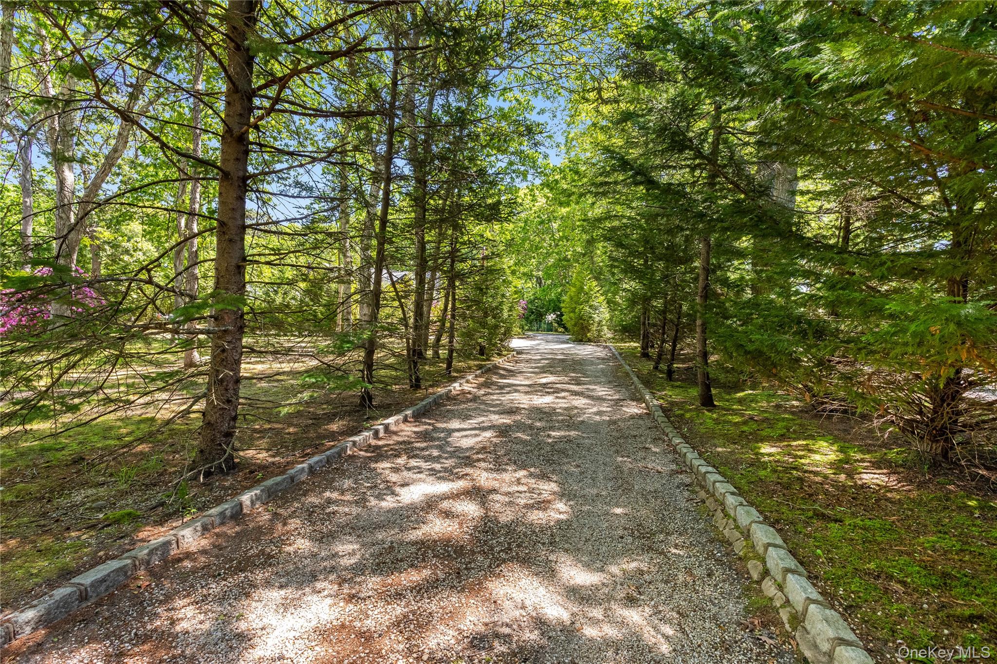 3rd image of 6 Strathmore Ct, Southampton, NY 11960 | MLS# 1037031